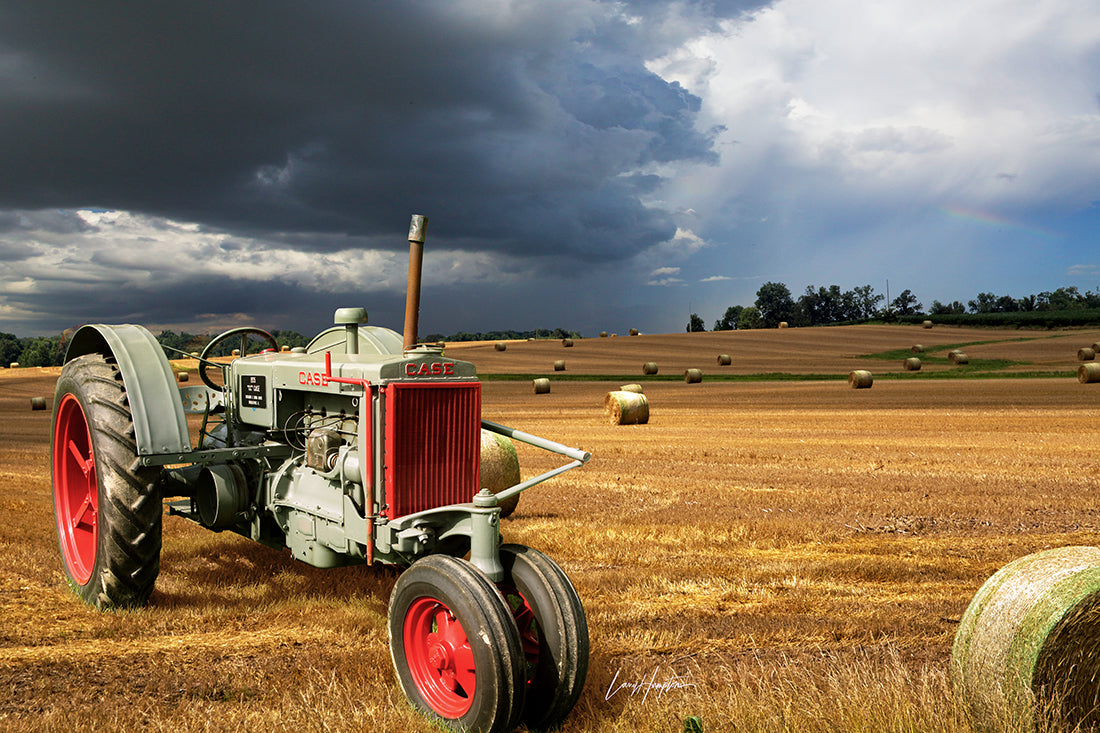 CASE farm tractor – Hampton Art Studios